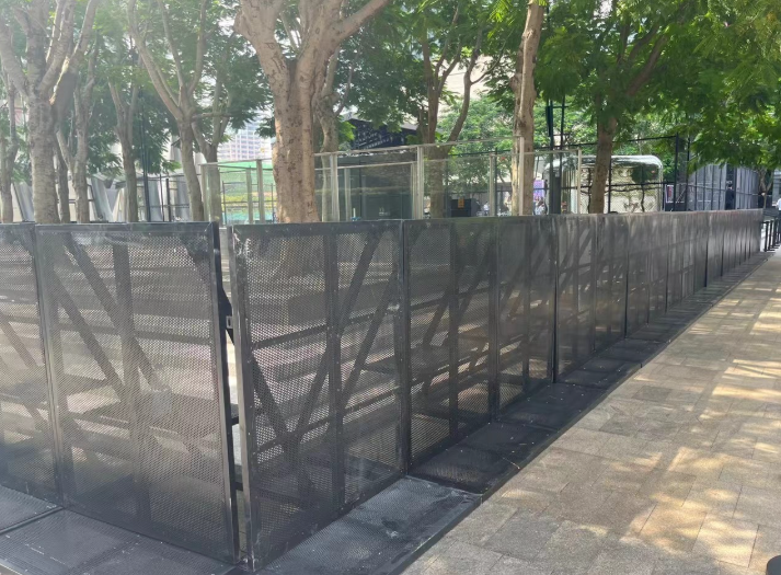 Anti-Ram Barrier (Crash Barrier)