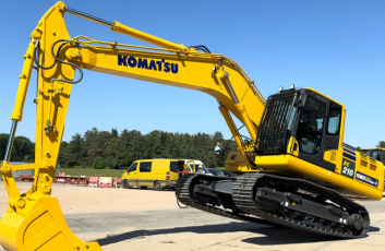 Komatsu PC210-11 Hydraulic Excavator