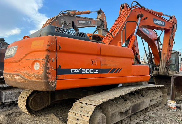 Doosan DX300LC-7 Long Undercarriage Excavator