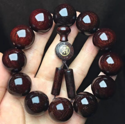 Women’s Dainty Red Sandalwood Bracelet