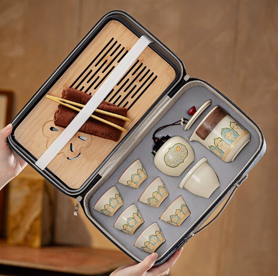 Thousand Miles River and Mountain Gongfu Tea Set