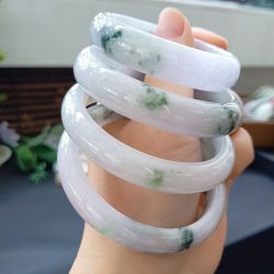 Simple Jade Bangle, Natural Glow