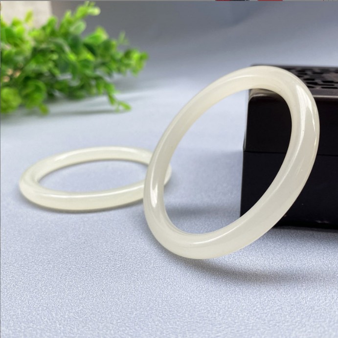 Jade Bangle, Stone’s Elegance for Daily Wear