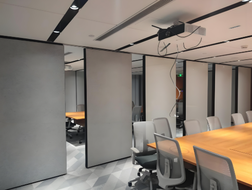 Movable Partition (Folding/Sliding)