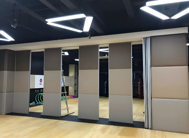 Movable Partition (Folding/Sliding)