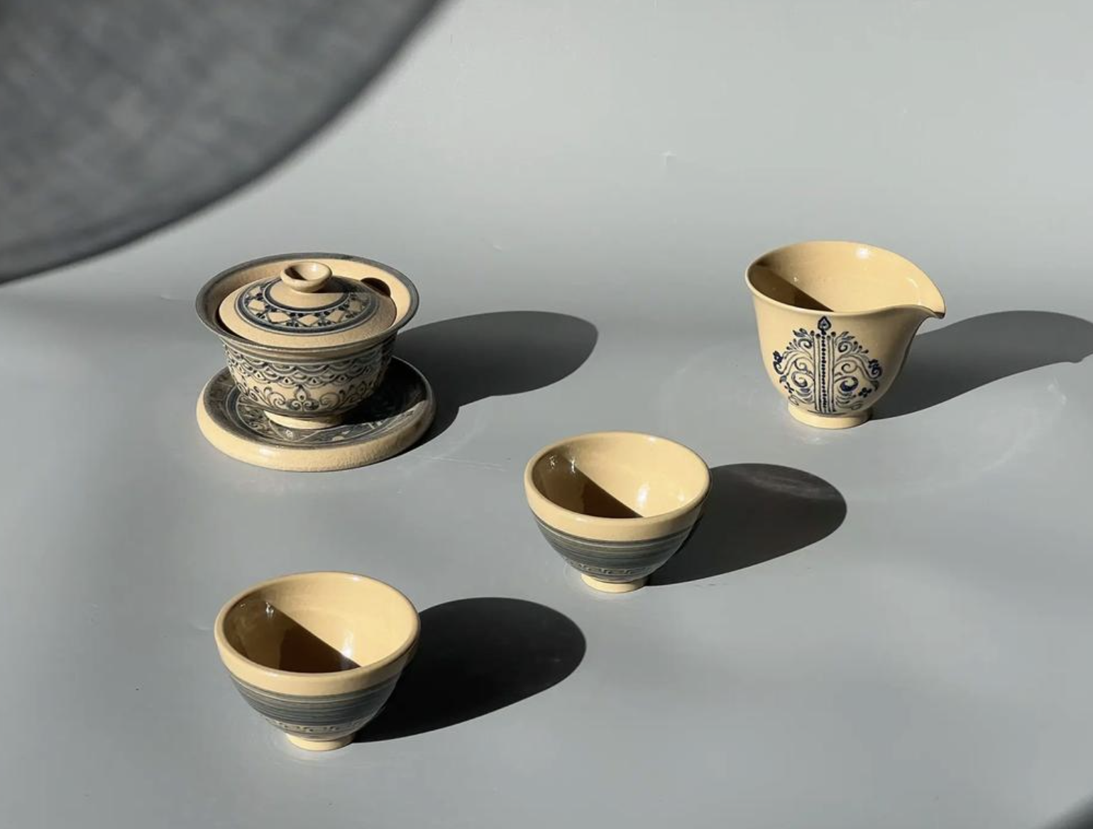 Ensemble de thé en céramique moderne