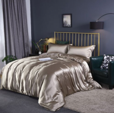 Set Perlengkapan Tempat Tidur 4 Bagian dengan Pinggi Rumbai Gaya Shabby Chic