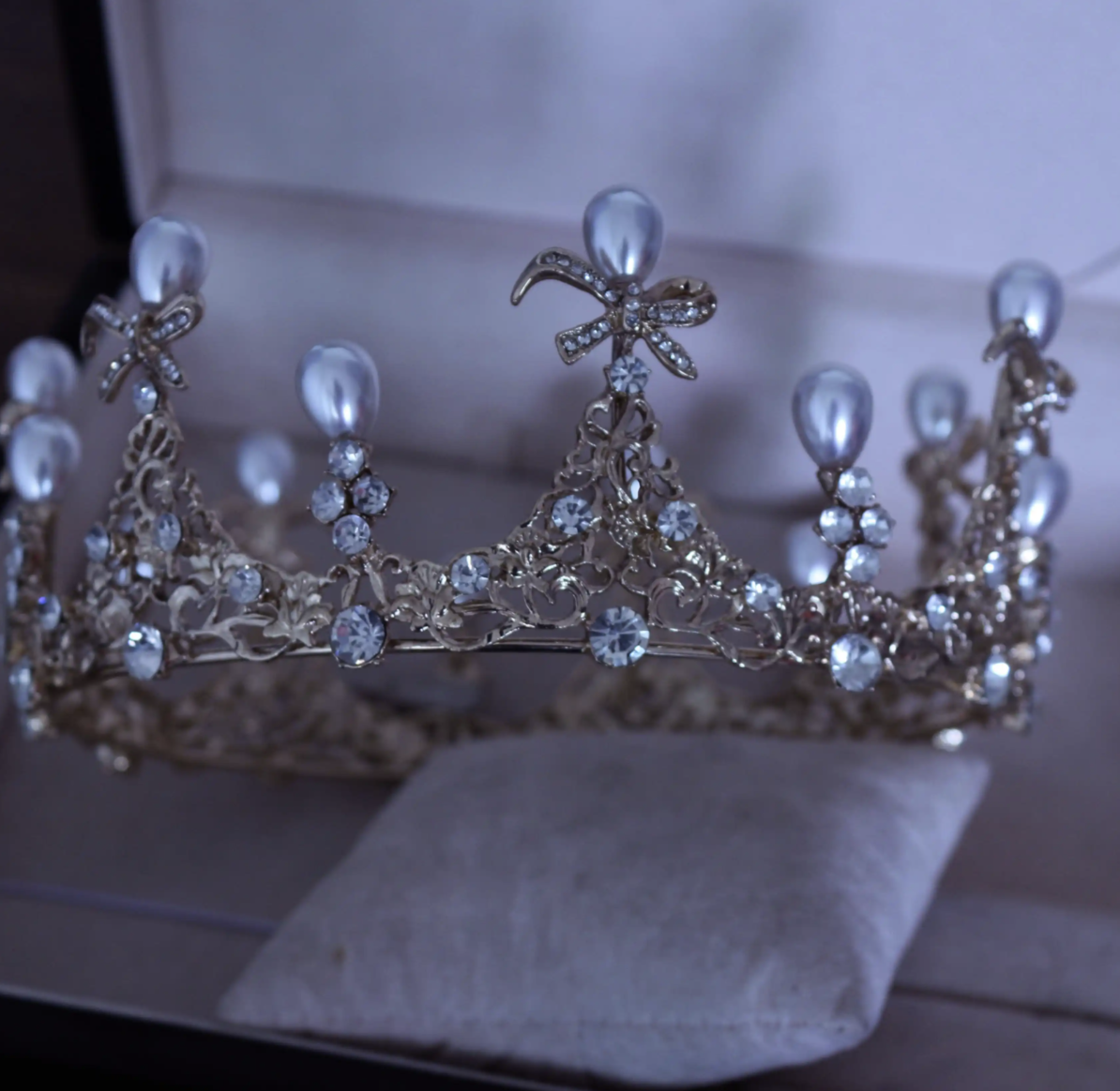 Royal Pearl Hair Crown