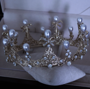Royal Pearl Hair Crown