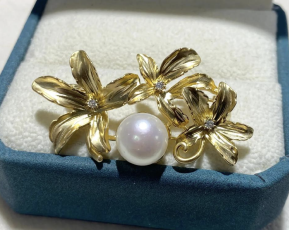 Floral Pearl Hair Crown