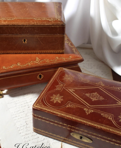 Boîte à bijoux en cuir vintage