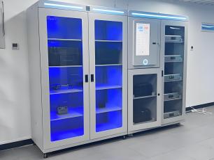 Cạnh máy tính mini thông minh tủ điện