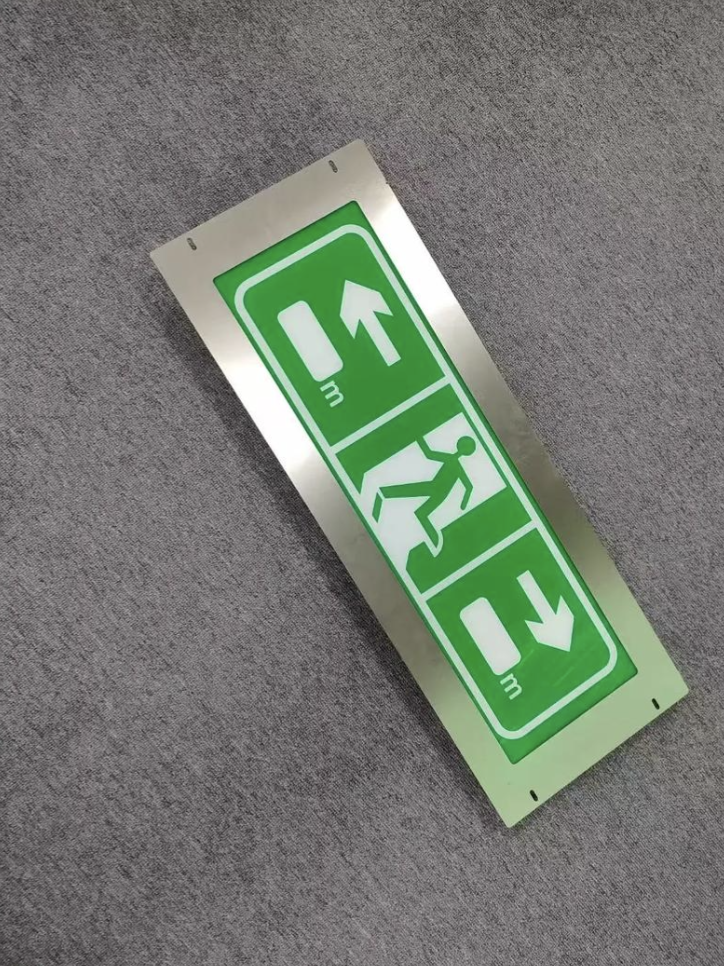 Tunnel-Specific LED Emergency Evacuation Guidance Sign