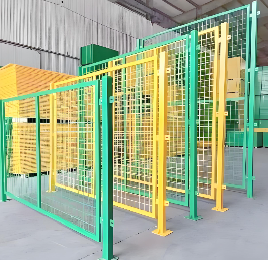 Rural Economy Dipped-Plastic Wire Mesh Guardrail