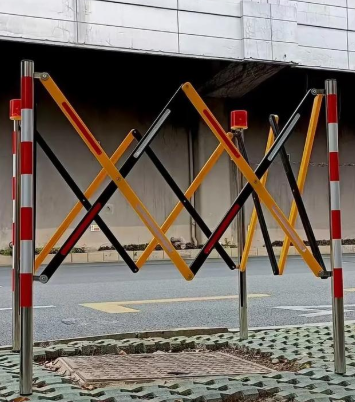 Temporary Foldable Mobile Traffic Barrier