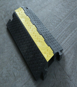 ความเร็วถนนโพลียูรีเทนความเหนียวสูง