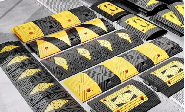 ความเร็วถนนโพลียูรีเทนความเหนียวสูง