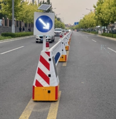 Active-Luminous Highway Delineator Post