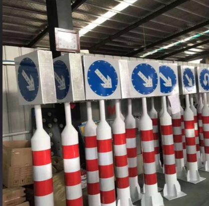 Active-Luminous Highway Delineator Post