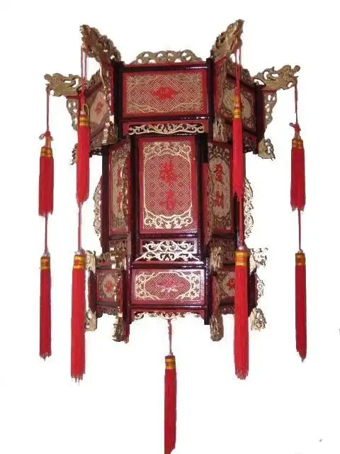 Lanterne de palais sculptée en palissandre chinois