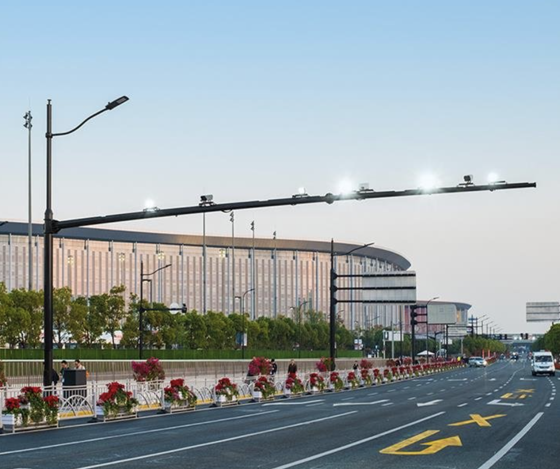 Pôle de signalisation de trafic intégré multifonctionnel Smart City