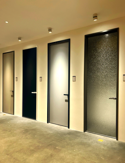 Minimaliste en aluminium-bois Composite luxe porte d'entrée