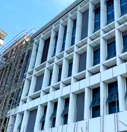 Tường rèm ốp veneer nhôm cách treo ẩn