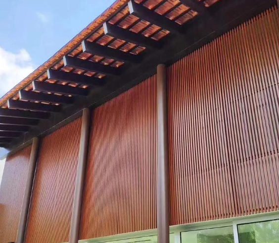 Tường màn trang trí vene nhôm hoa văn gỗ cổ xưa