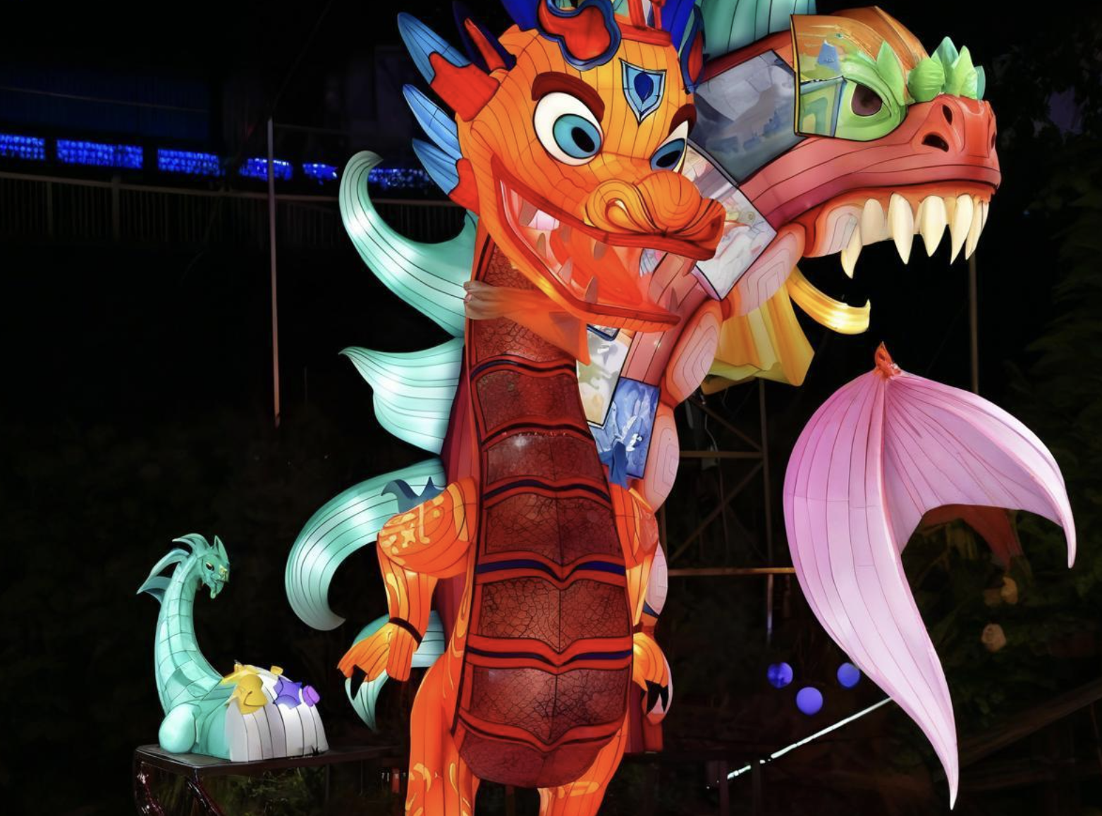 Ensemble Lentera Naga Besar Zigong