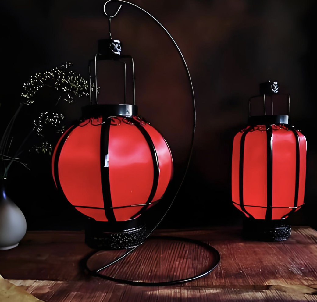 Lentera Dekoratif Seni Gantung Besi Antik