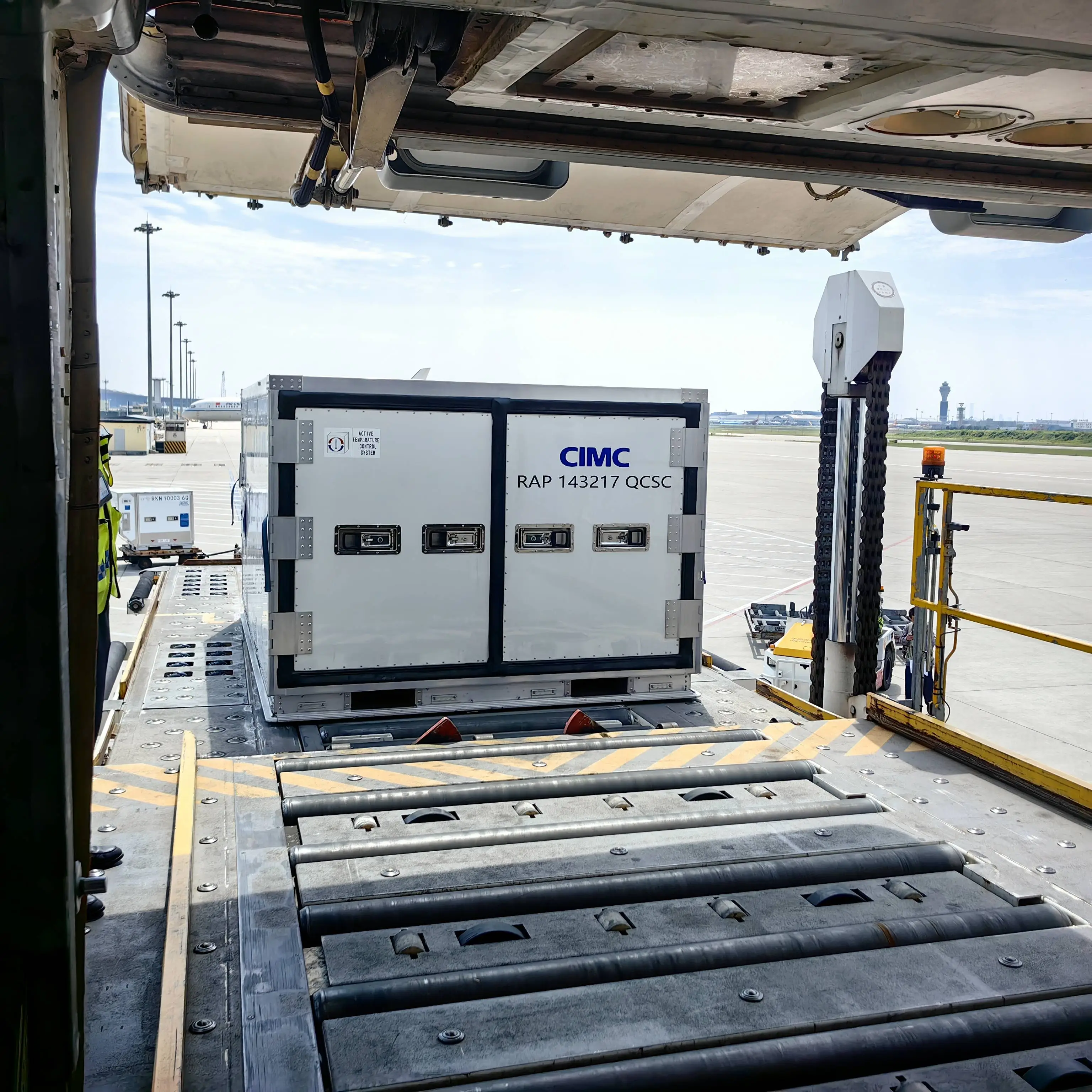 กรณีอากาศขนส่งห่วงโซ่เย็นทางการแพทย์