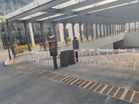 Curved Arm Residential Community Barrier Gate