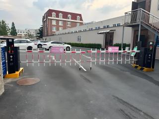 Gấp hàng rào thương mại Plaza cổng rào cản