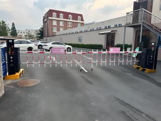 Gấp hàng rào thương mại <span>Plaza</span> cổng rào cản