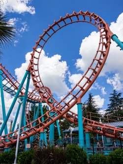 Sử dụng B & M Thép <span>roller</span> coaster