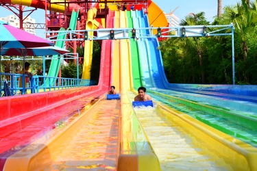 Ensemble combiné <span>utilisé</span> de glissière de parc aquatique