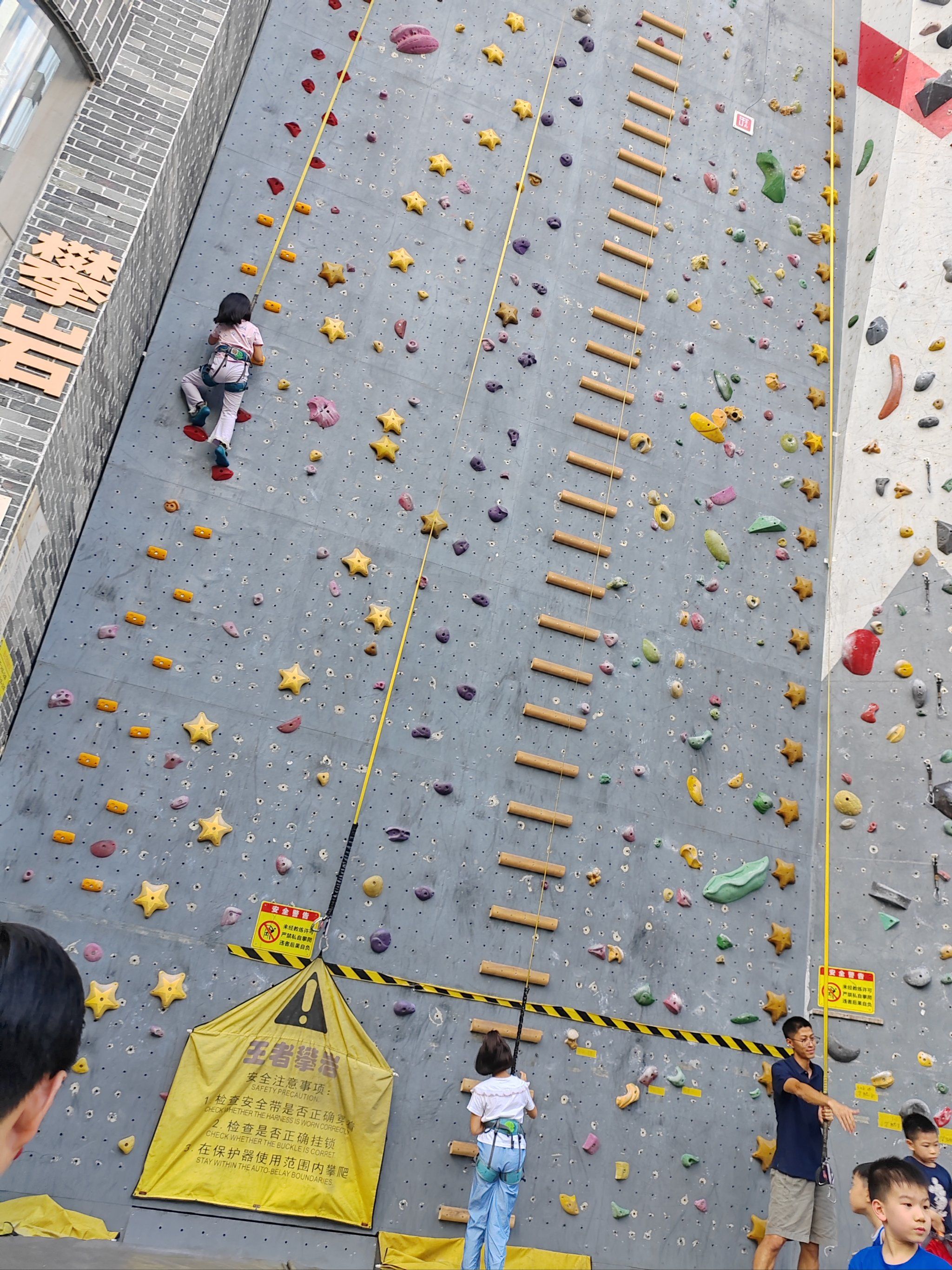 Installation extérieure utilisée d'escalade d'aventure