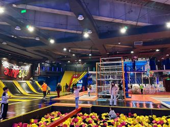 Ensemble d'intérieur d'occasion de terrain de jeu