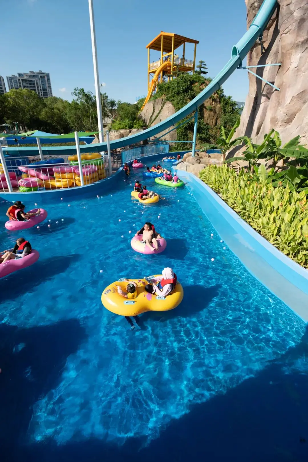 อุปกรณ์สวนน้ำในแม่น้ำระบบนิเวศขี้เกียจ