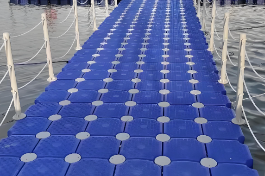 Sistem Pelatihan Platform Floating Ekspansi Berbasis Air