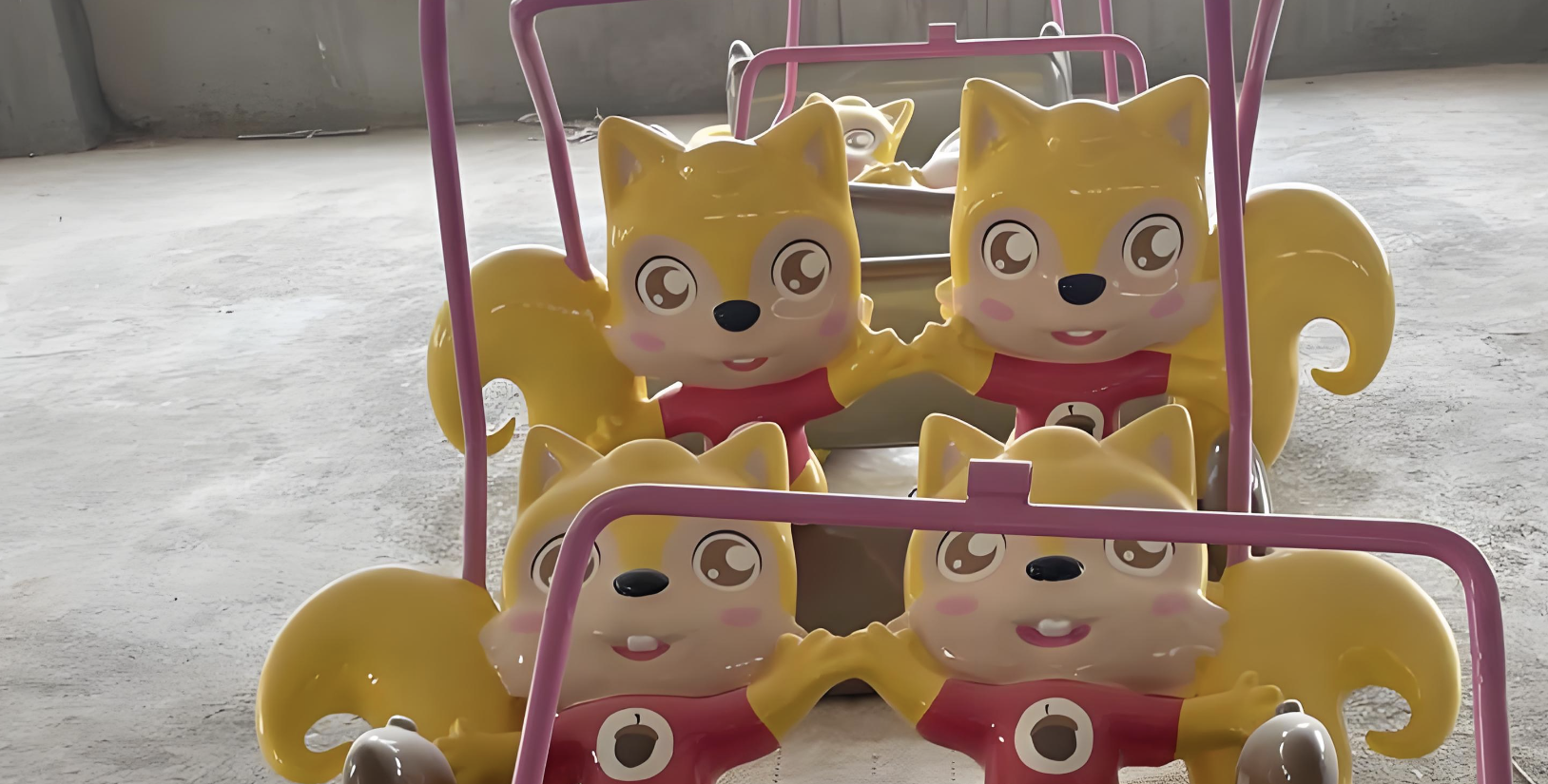 รถยนต์สายเคเบิลระดับความสูงต่ำตัวละครตามธีม