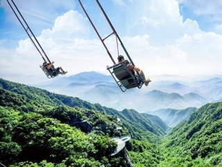 Cloud Mountain Peak Double-Seat Cliff Swing