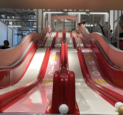 Toboggan de course interactif à deux pistes parent-enfant