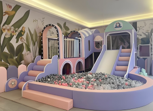 Slide Dalam Ruangan Balita Dibungkus Lembut