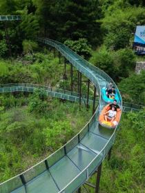 Extreme Mountain Racing Glass Water Slide