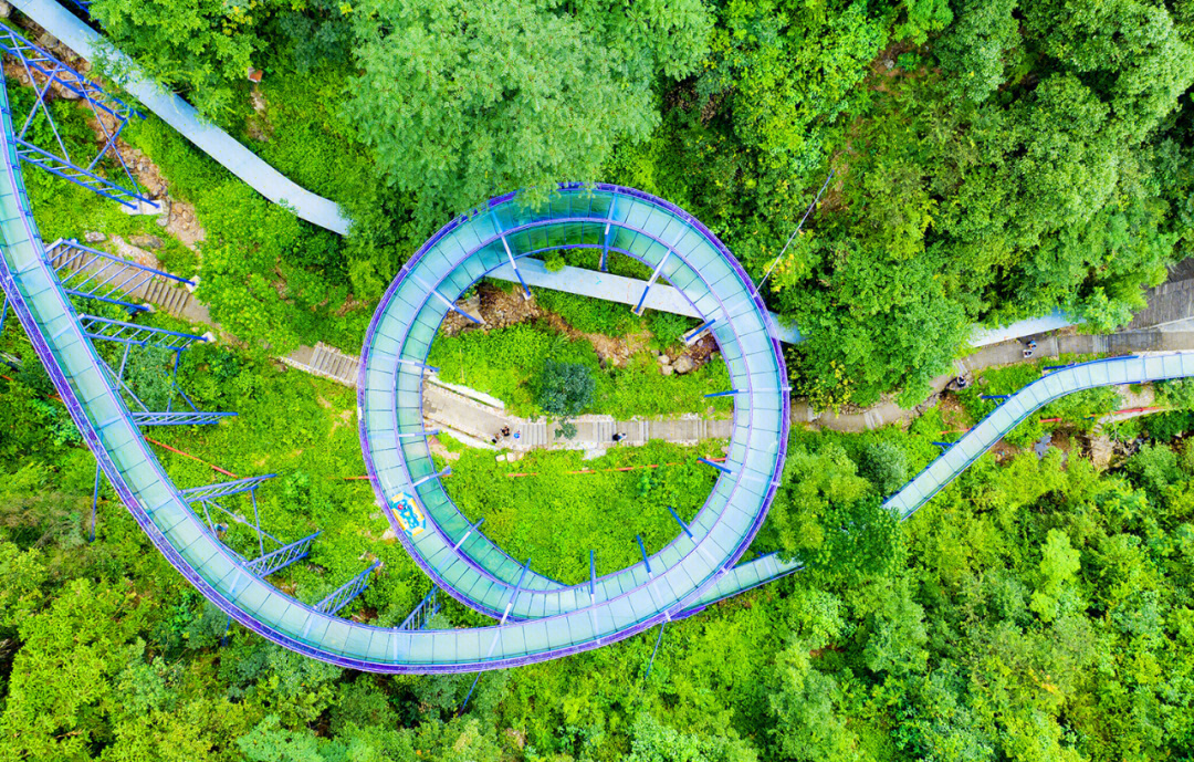 Extreme Mountain Racingガラスウォータースライド