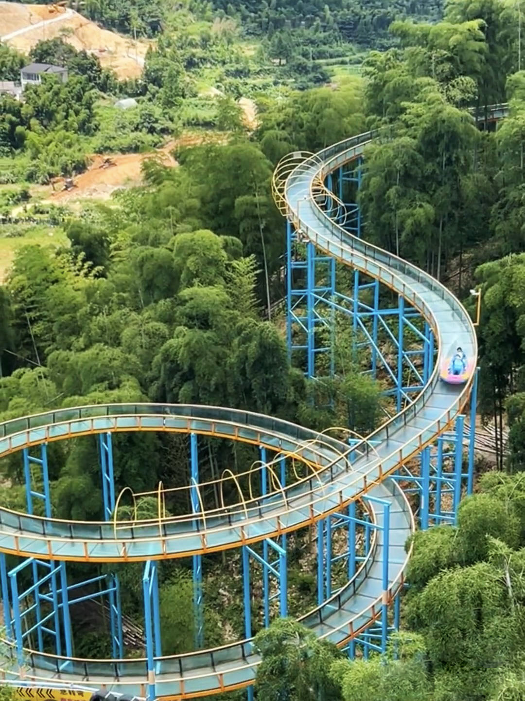Glissière d'eau en verre à double usage toutes saisons (modèle de l'eau de neige)