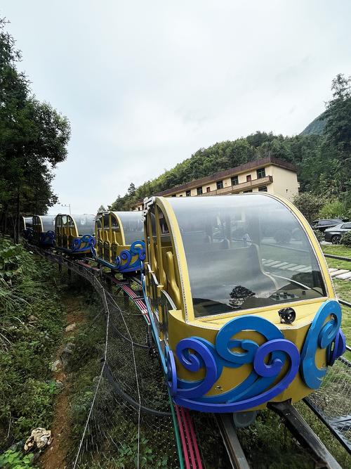 Thân thiện với môi trường theo dõi danh lam thắng cảnh núi Coaster