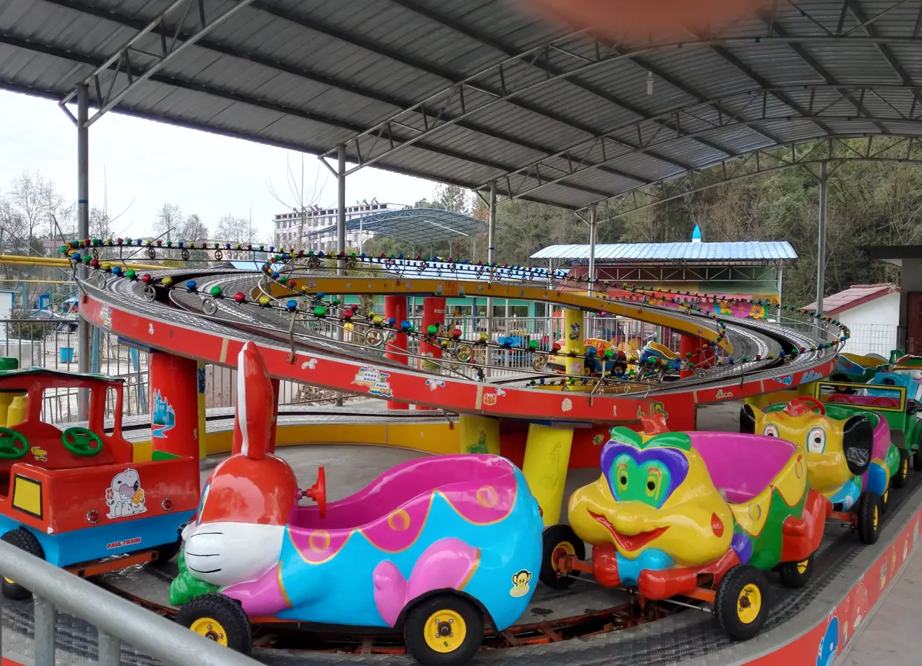 Family-Friendly Amusement Park Track Mountain Coaster