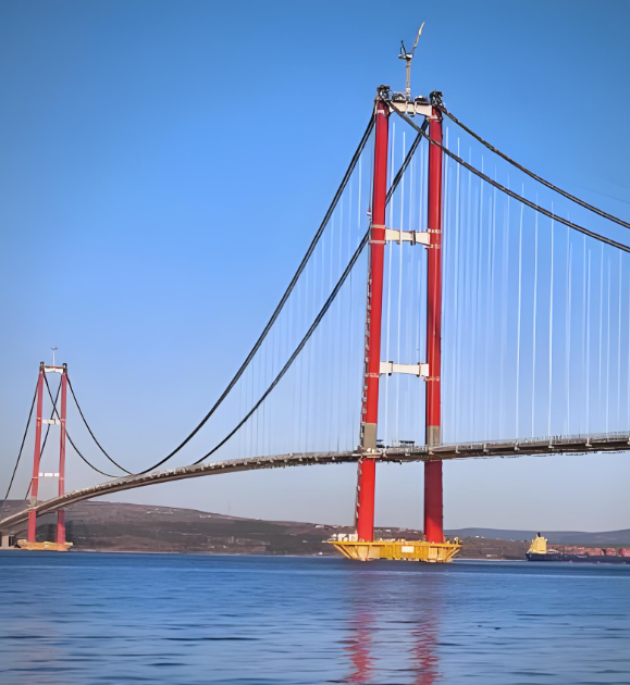 Long-Span Highway Heavy-Duty Suspension Bridge
